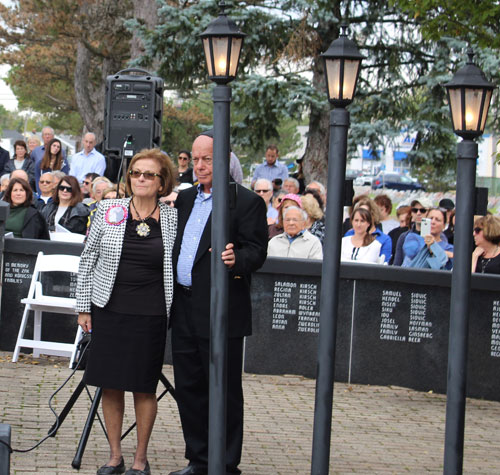 candle lighting ceremomy to remember the holocaust